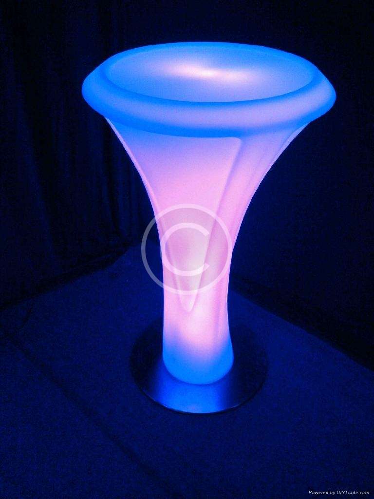 Nightclub_table.jpg